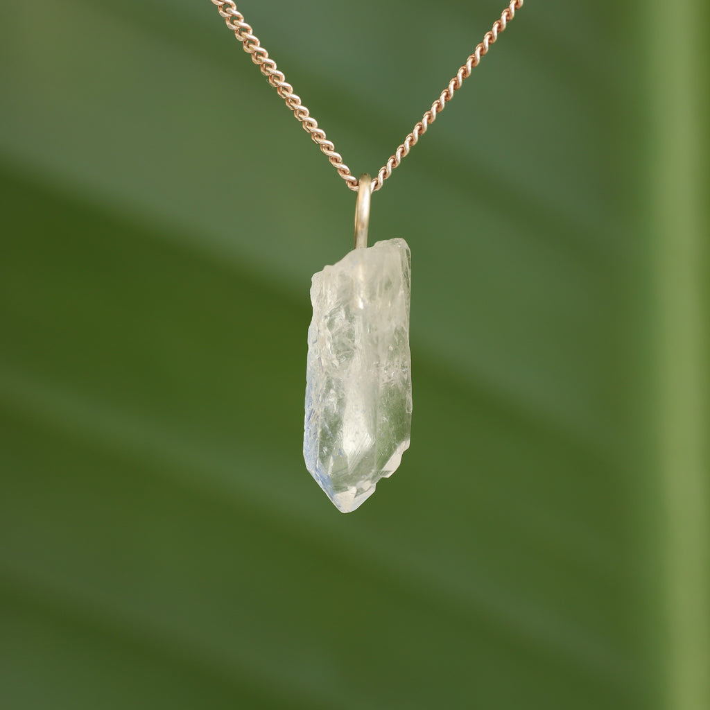 Ruwe Dumortieriet in kwarts