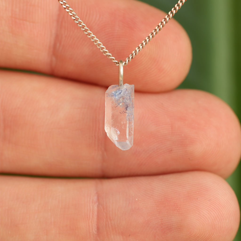 Ruwe Dumortieriet in kwarts