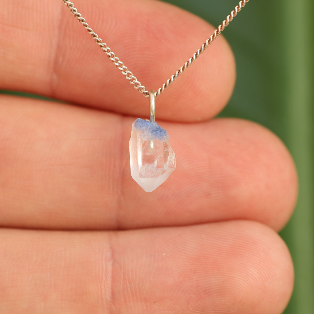 Ruwe Dumortieriet in kwarts