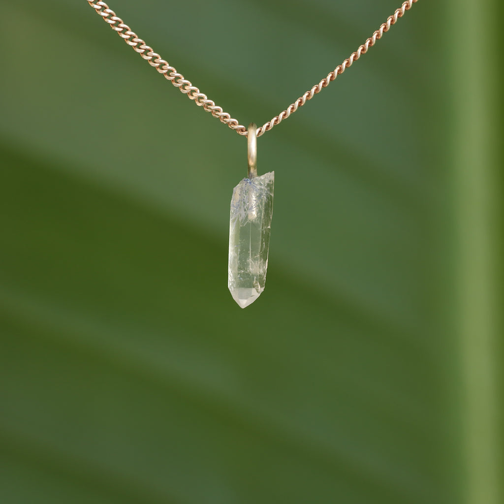 Ruwe Dumortieriet in kwarts