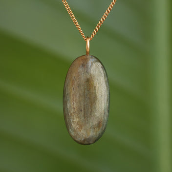 Green kyanite pendant