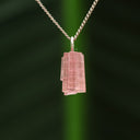 Ruwe roze toermalijn hanger