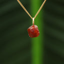 Ruwe hessoniet granaat hanger