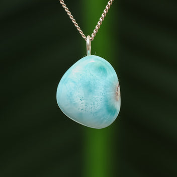 Larimar hanger