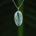 Kyaniet hanger, groen met blauw