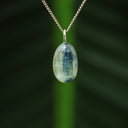 Kyaniet hanger, groen met blauw