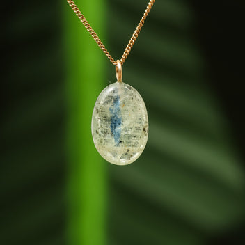 Kyaniet hanger, groen met blauw