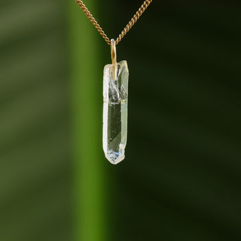 Ruwe bergkristal hanger