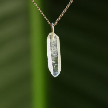 Ruwe bergkristal hanger