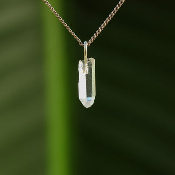 Ruwe bergkristal hanger
