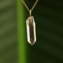Ruwe rookkwarts hanger