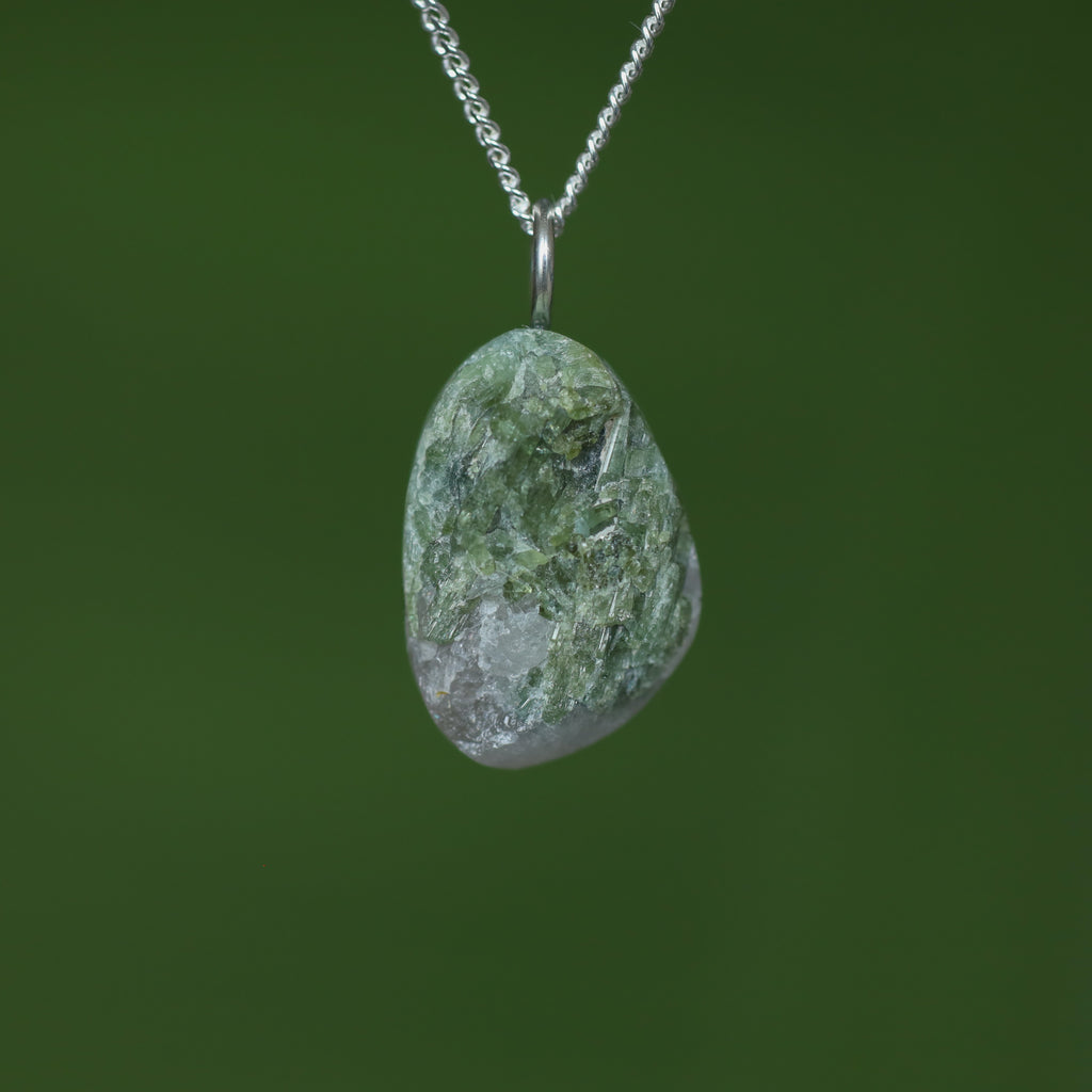 Groene Toermalijn in kwarts