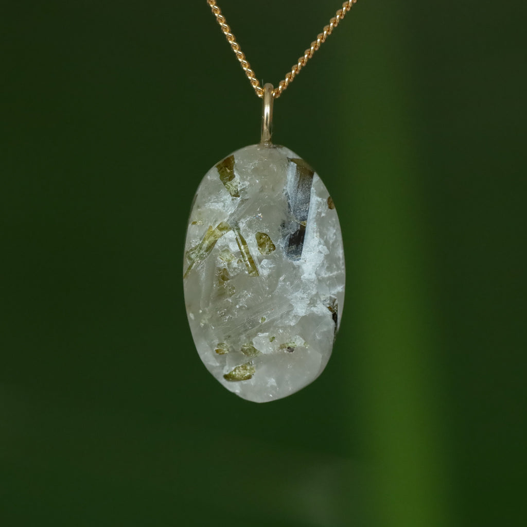 Groene Toermalijn in kwarts