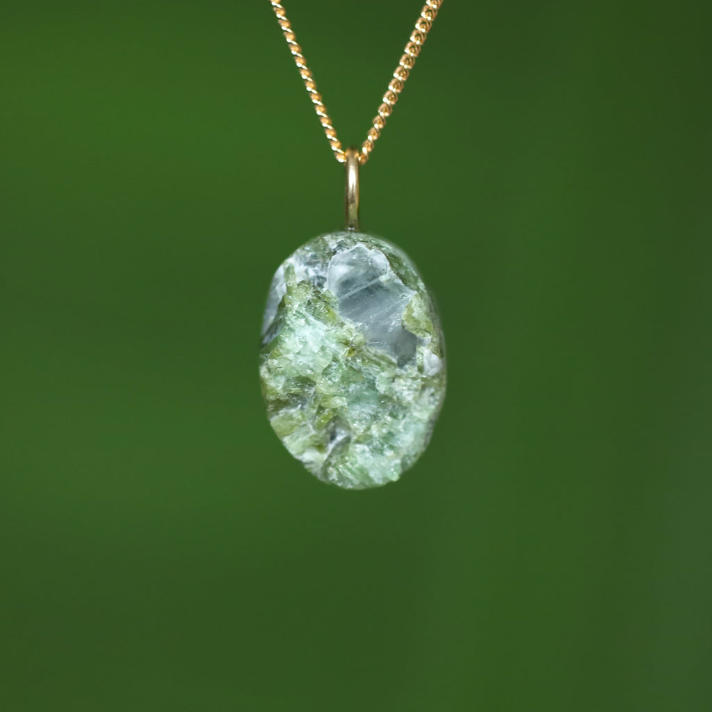 Groene Toermalijn in kwarts