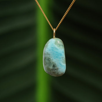 Larimar hanger