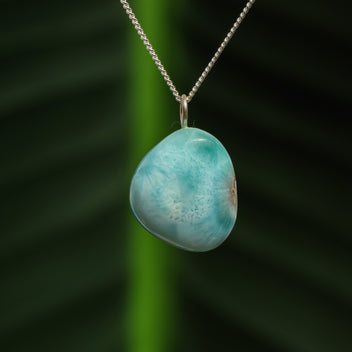 Larimar hanger