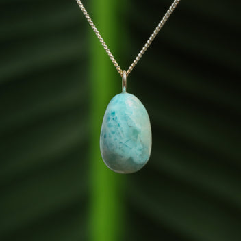 Larimar hanger