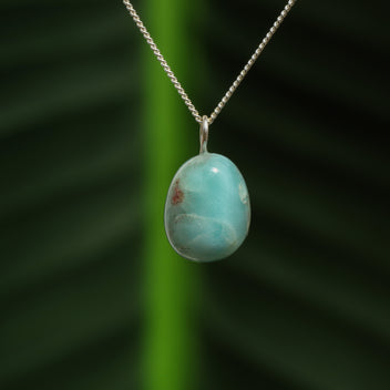 Larimar hanger