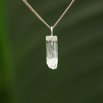 Ruwe bergkristal hanger