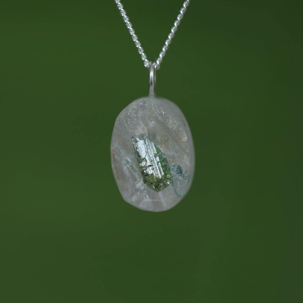 Groene Toermalijn in kwarts