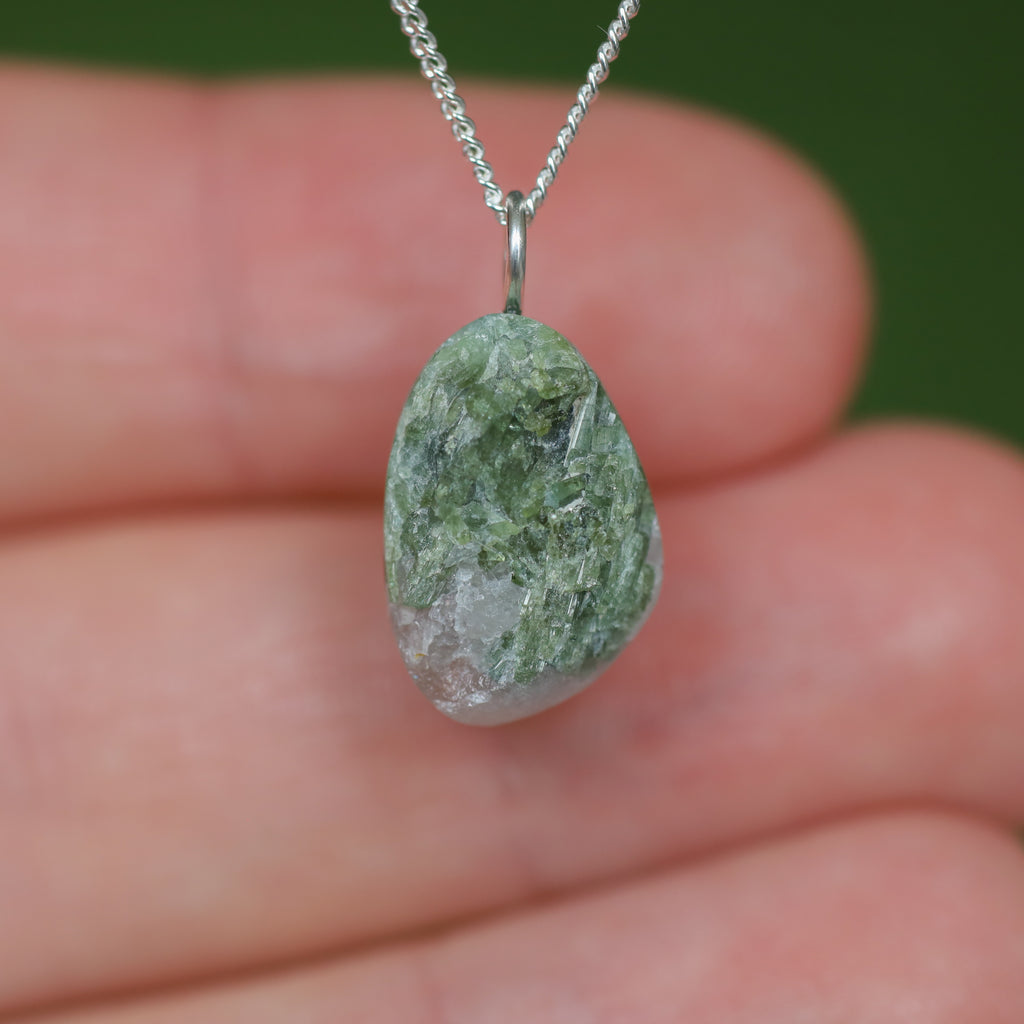 Groene Toermalijn in kwarts