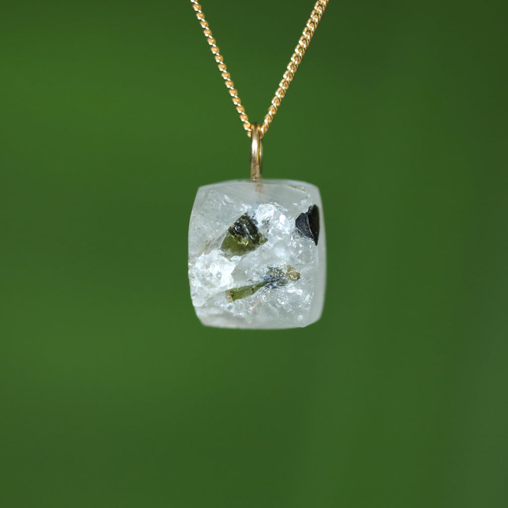 Groene Toermalijn in kwarts