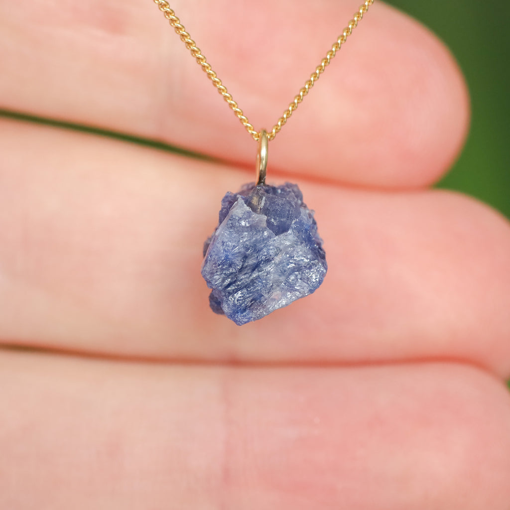 Ruwe Dumortieriet in kwarts