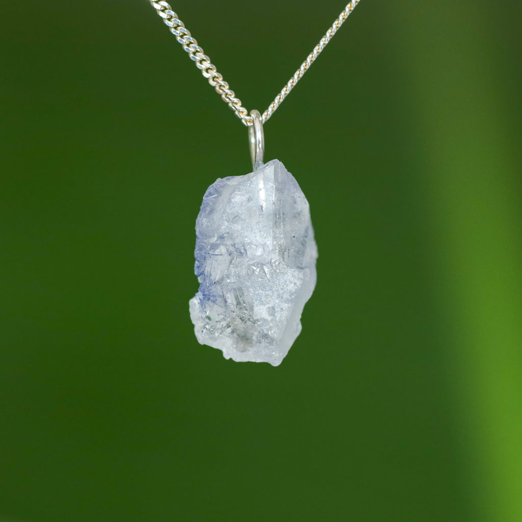 Ruwe Dumortieriet in kwarts