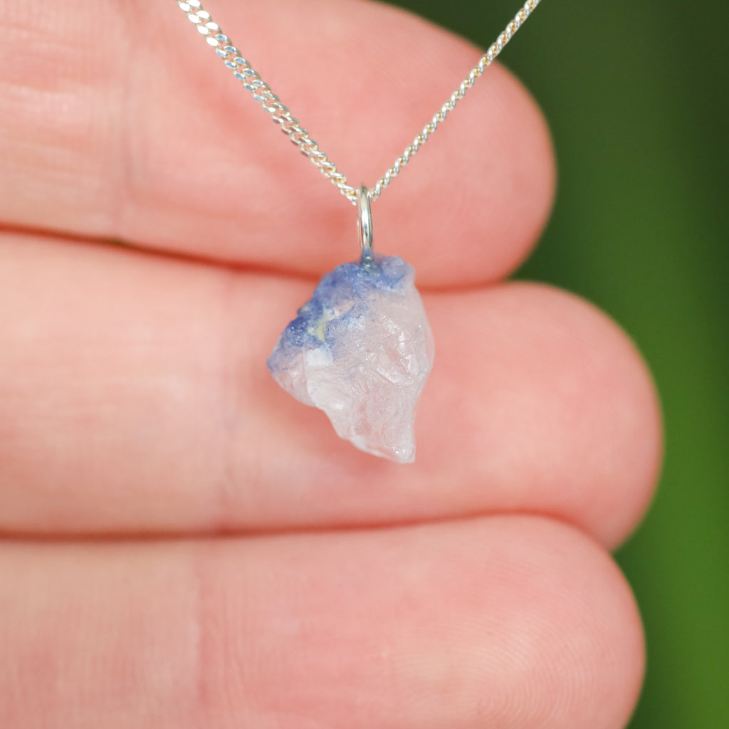 Ruwe Dumortieriet in kwarts