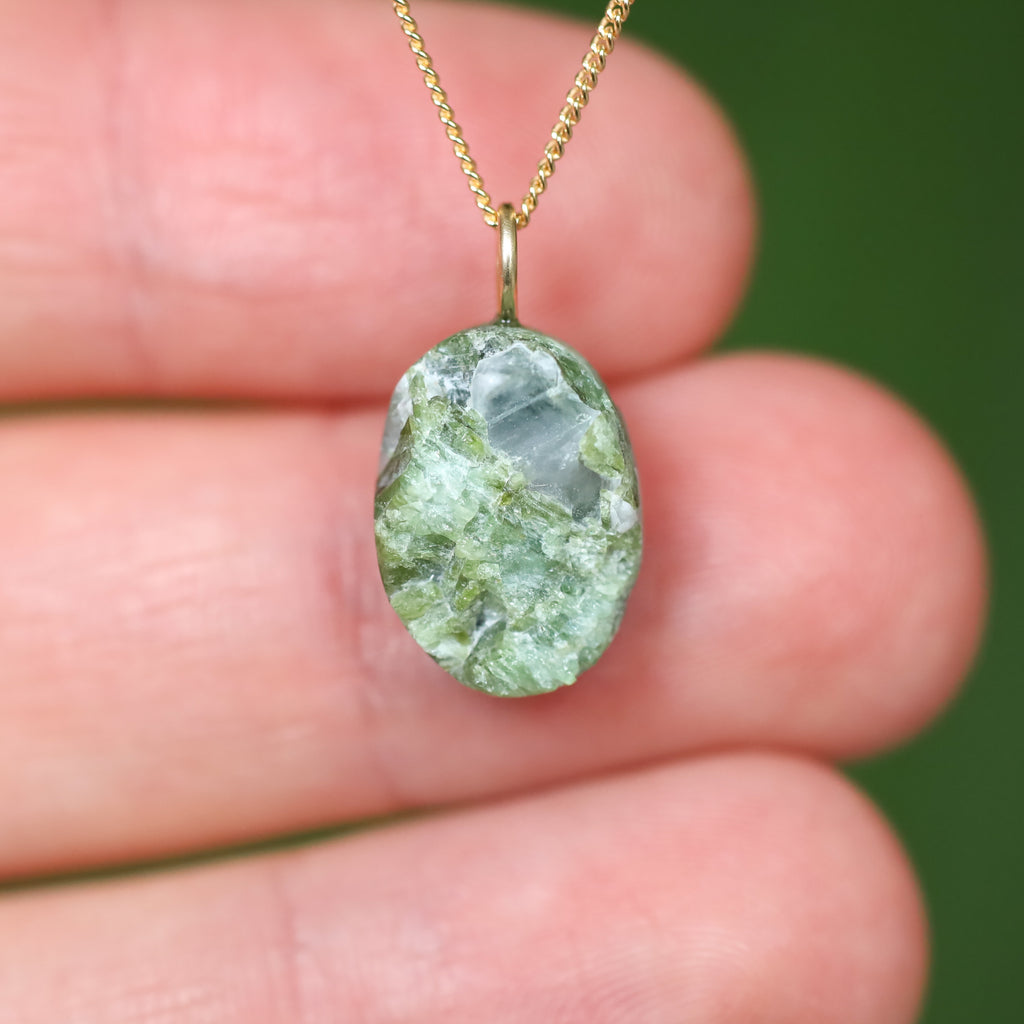 Groene Toermalijn in kwarts