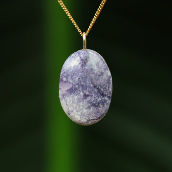 Tiffany stone pendant