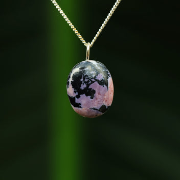 Tiffany stone pendant