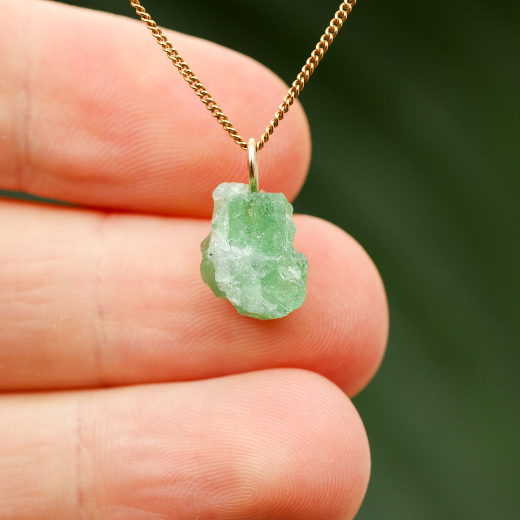 Ruwe Tsavoriet granaat