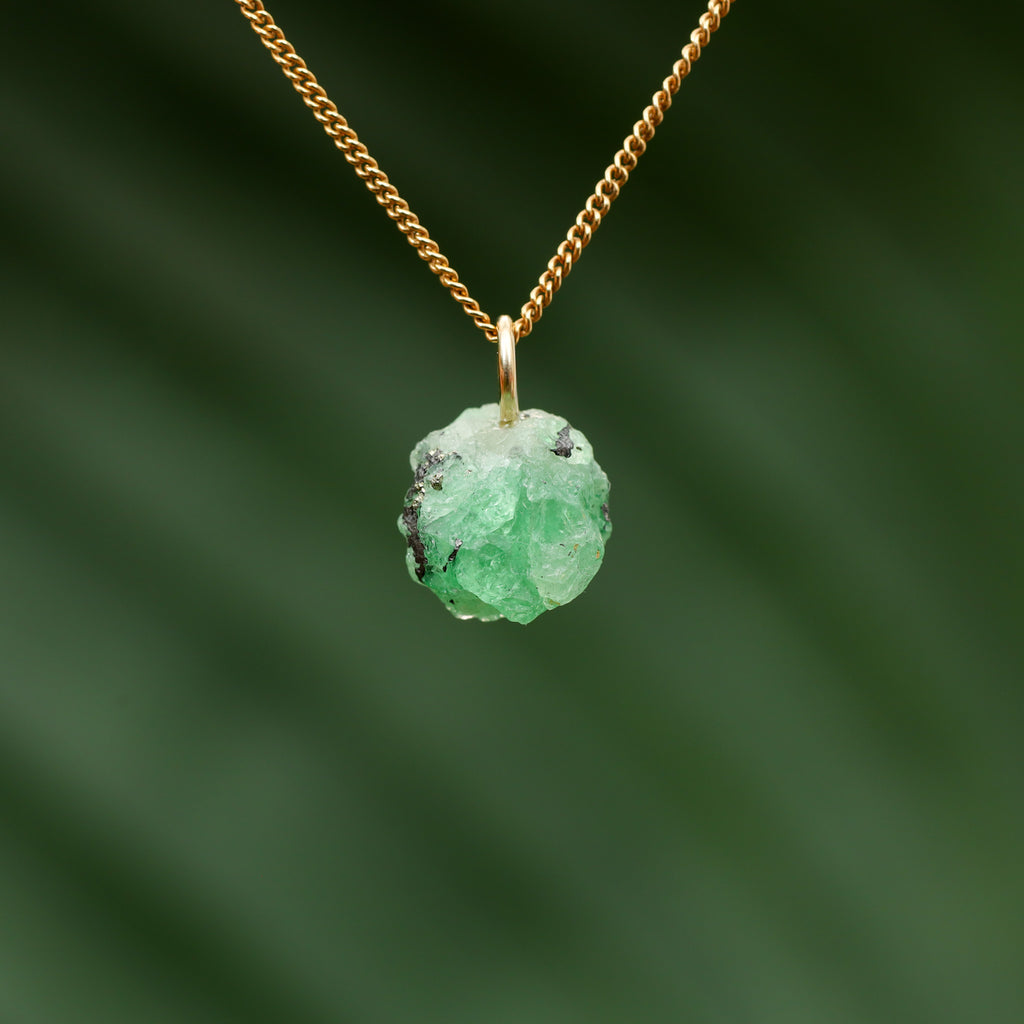 Ruwe Tsavoriet granaat