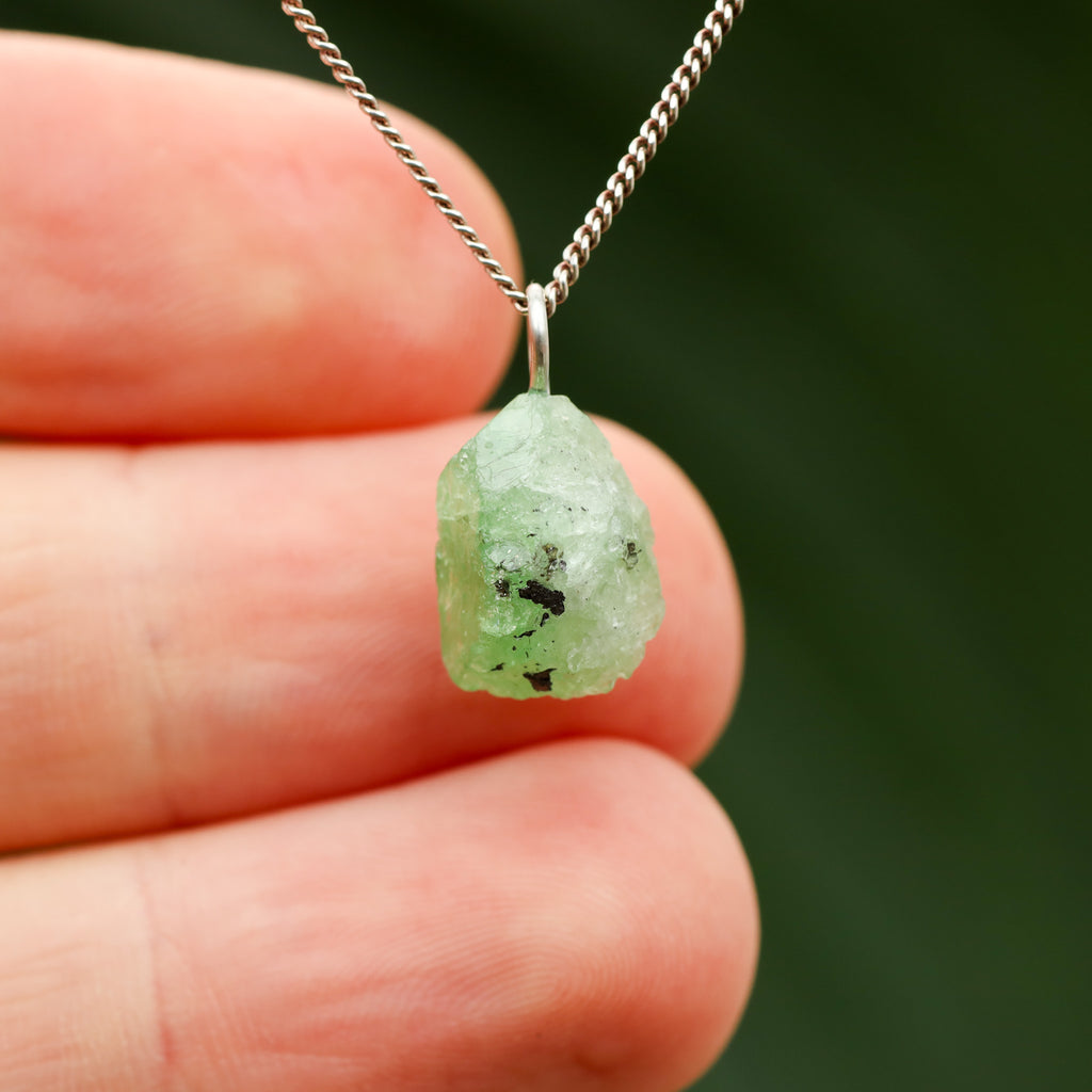 Ruwe Tsavoriet granaat