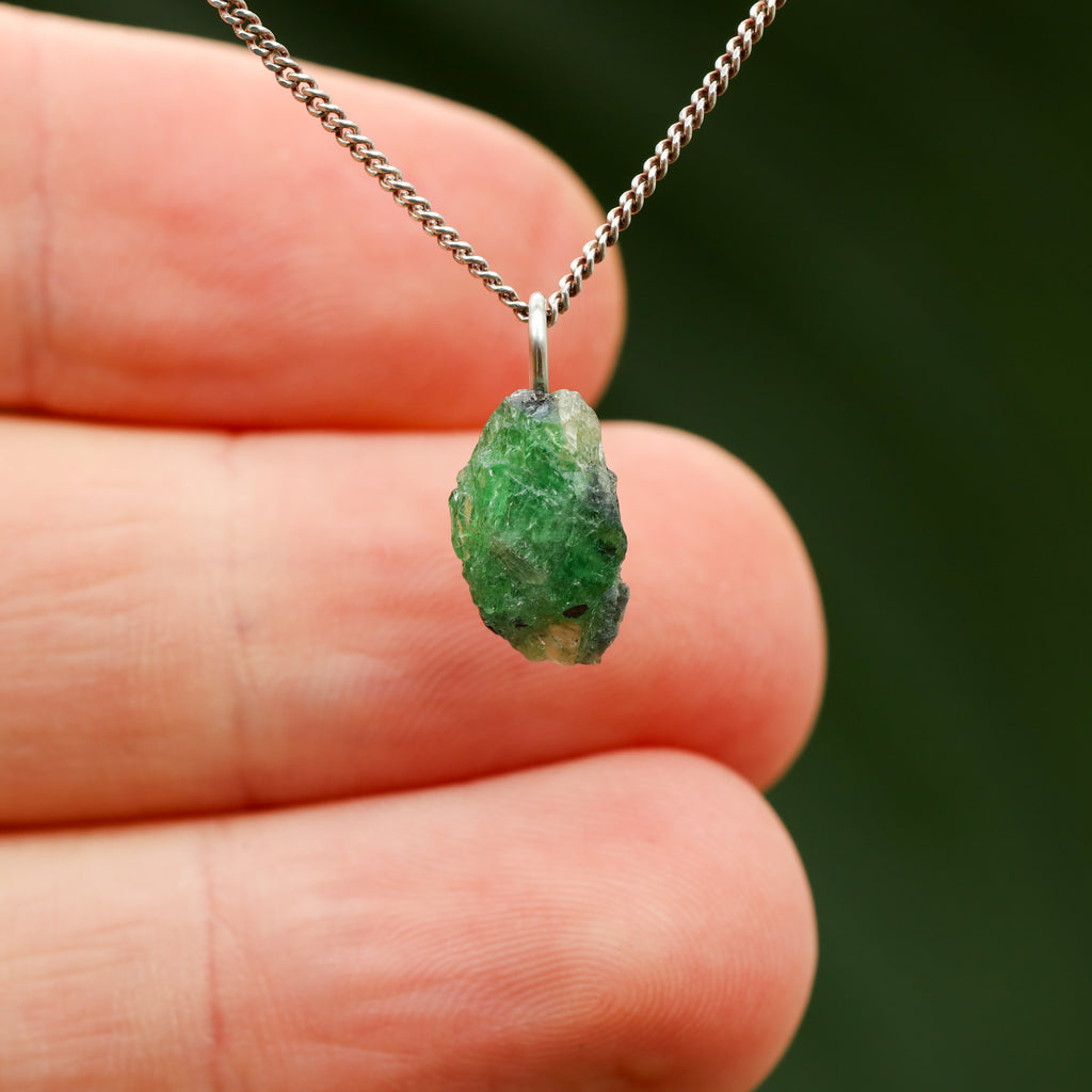 Ruwe Tsavoriet granaat