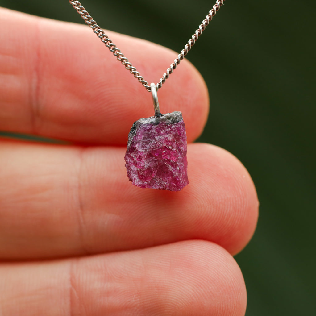 Ruwe Robijn met Zoisiet - Tanzania