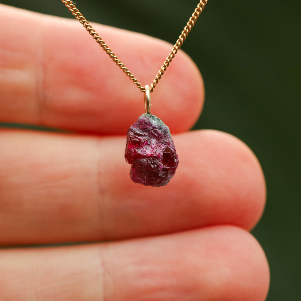 Ruwe Robijn met Zoisiet - Tanzania