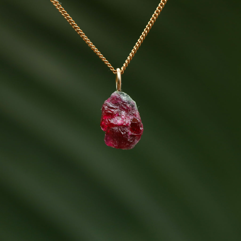 Ruwe Robijn met Zoisiet - Tanzania