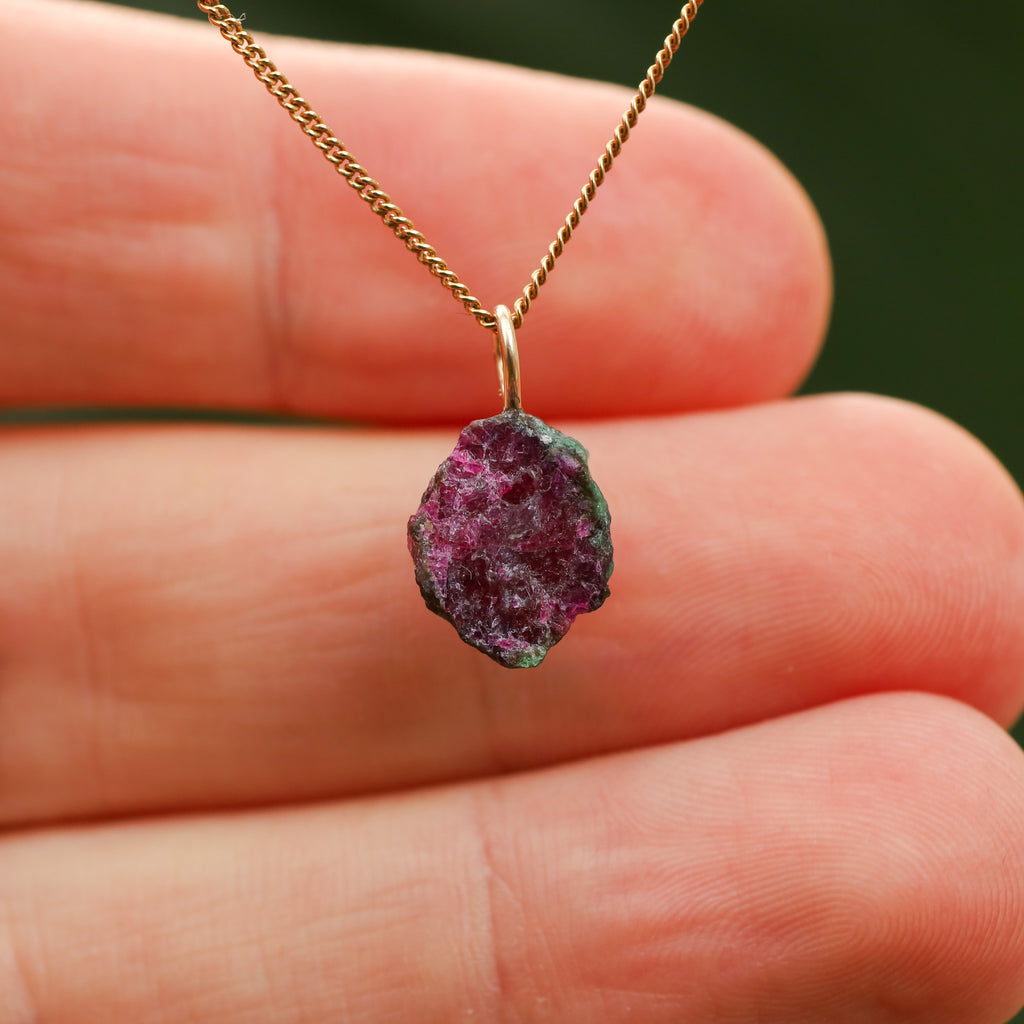 Ruwe Robijn met Zoisiet - Tanzania