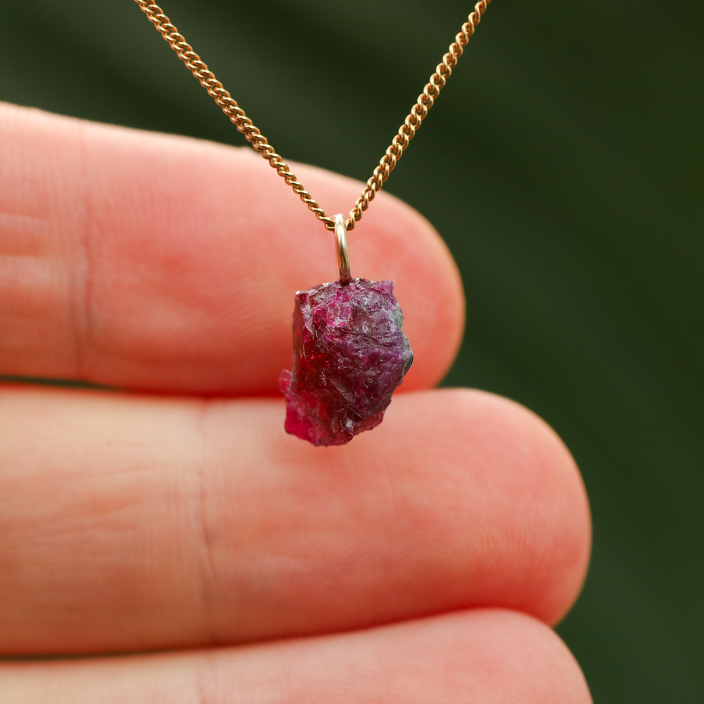 Ruwe Robijn met Zoisiet - Tanzania