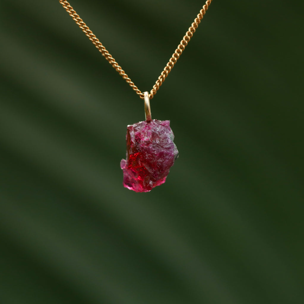 Ruwe Robijn met Zoisiet - Tanzania