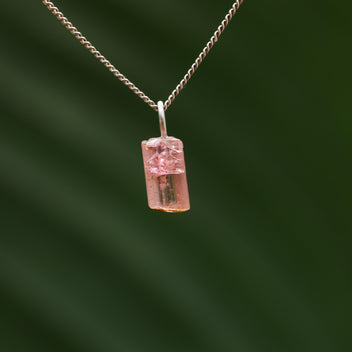 Ruwe roze Toermalijn