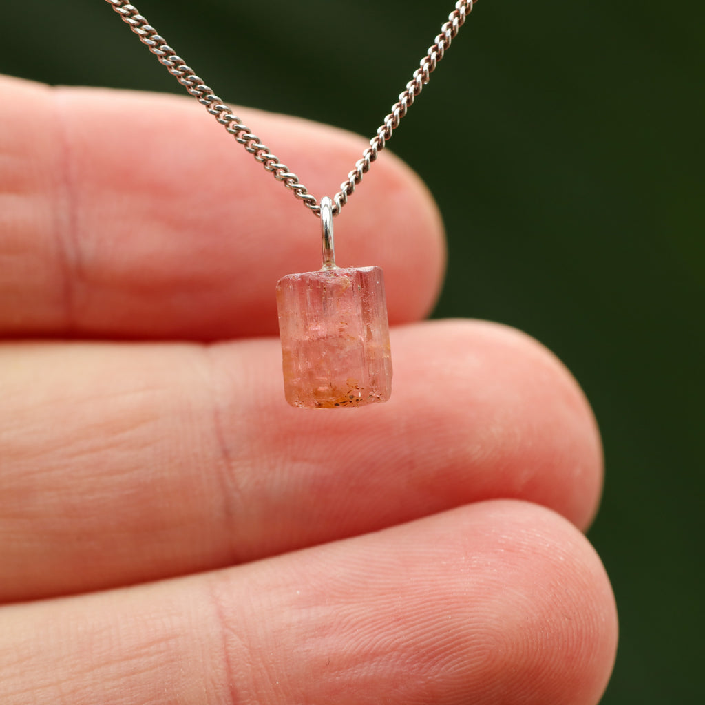 Ruwe roze Toermalijn