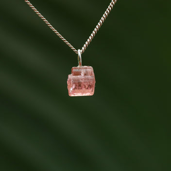 Ruwe roze Toermalijn