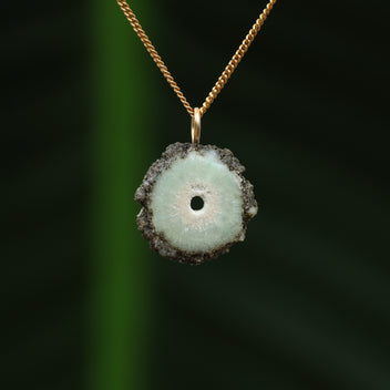 Celadoniet in kwarts hanger