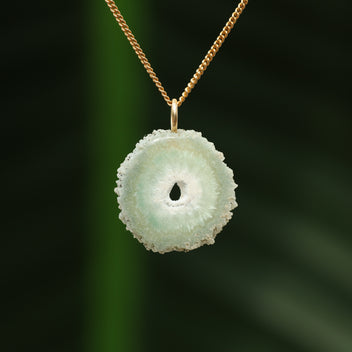 Celadoniet in kwarts hanger