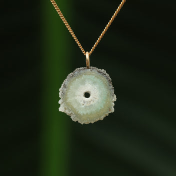 Celadoniet in kwarts hanger