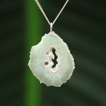 Celadoniet in kwarts hanger