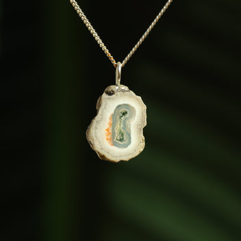 Chalcedoon met mosagaat hanger